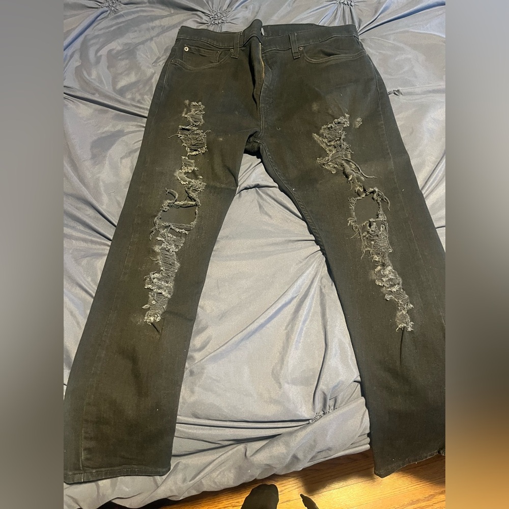 Levi's Black Distressed Skinny Jeans